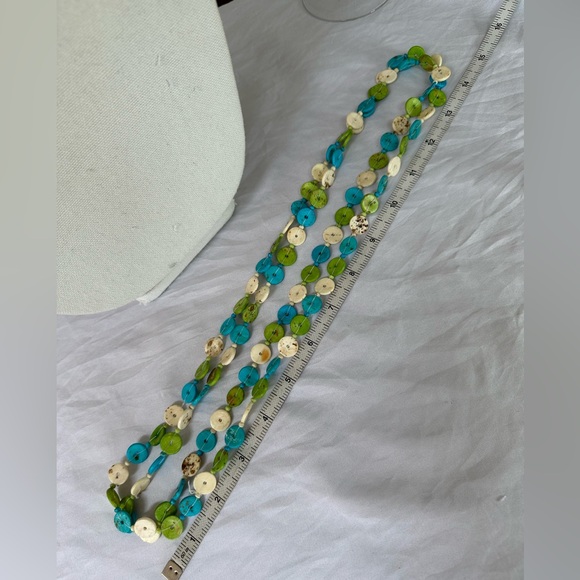 Splatter wood beaded necklace - Picture 4 of 8